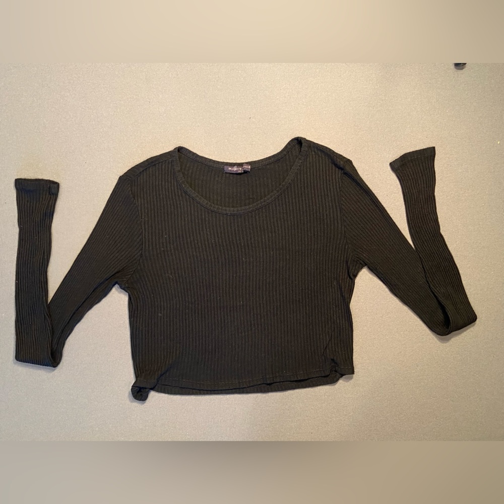 Brandy Melville, long sleeve, scoop neck, ribbed top, cropped, one size